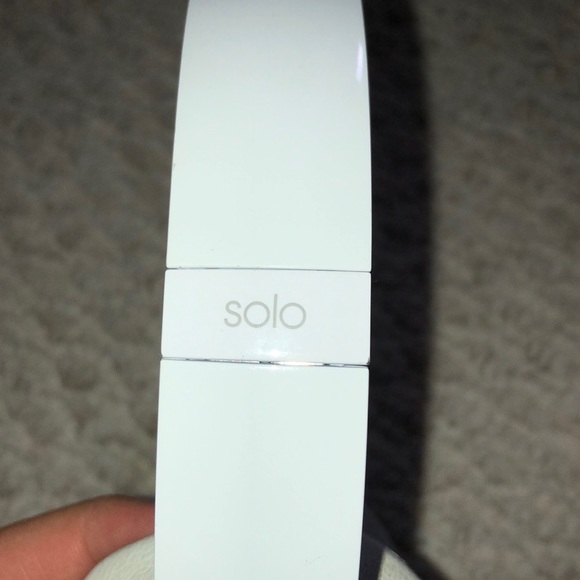 Beats Solo 2 - Picture 4 of 6